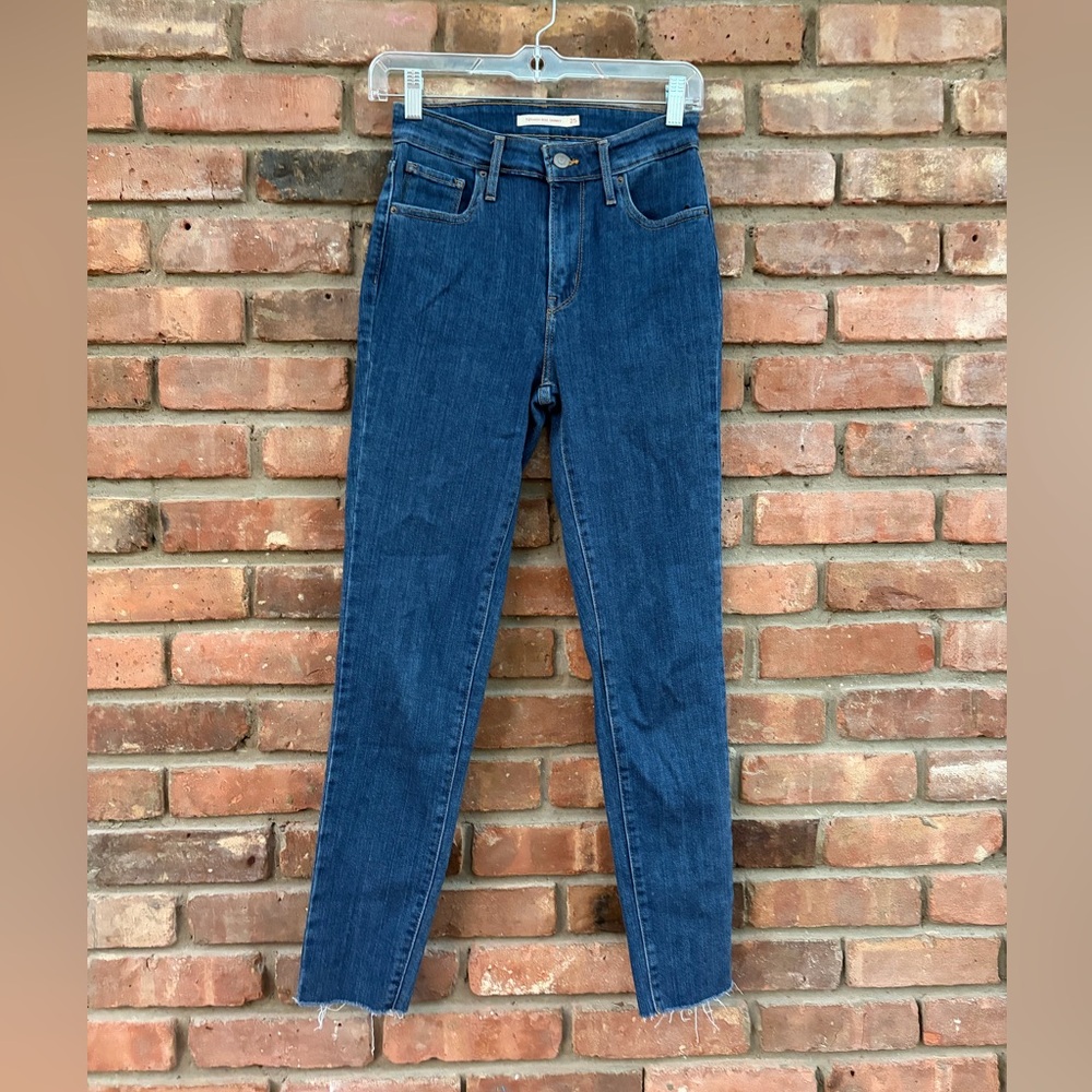 Levi’s 721 High-Rise Skinny Jeans - Size 25
